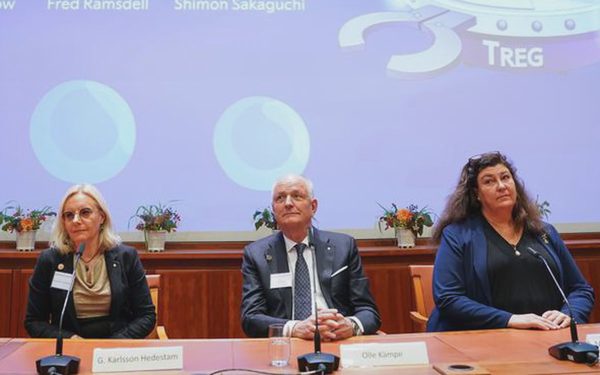 Bí mật phía sau giải Nobel: 16 tháng chọn người, 50 năm giữ hồ sơ