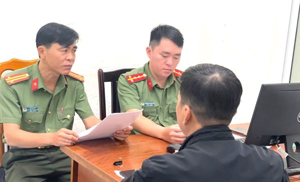Bị phạt 7,5 triệu vì chuyển cuộc gọi đòi nợ sang đường dây nóng cơ quan công an