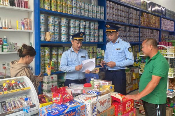 Bị phạt vì không treo biển cấm bán thuốc lá cho người dưới 18 tuổi