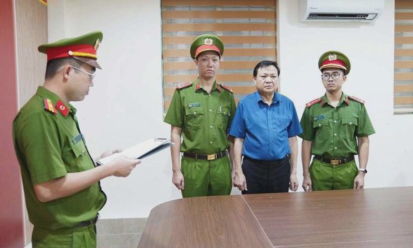 Bí thư Đảng ủy xã bị bắt vì 'thông đồng' với doanh nghiệp