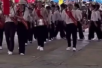 Bí thư Đoàn xã ở Thanh Hóa nói gì về nghi thức Đội bị ví như đi 'cà thọt'?