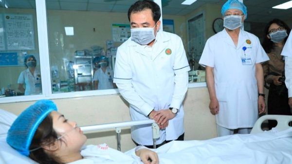 Bí thư Thành ủy Hà Nội thăm hỏi, động viên nạn nhân vụ cháy tại phường Tây Hồ