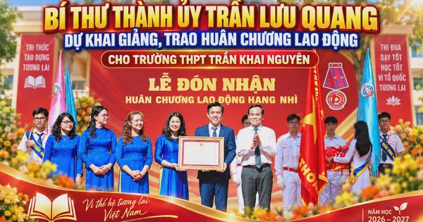 Bí thư Thành ủy Trần Lưu Quang dự khai giảng, trao Huân chương Lao động cho Trường Trần Khai Nguyên