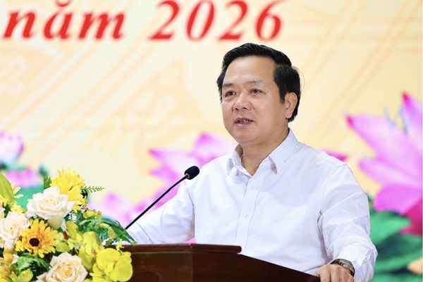 Bí thư Tỉnh ủy Hưng Yên Phạm Quang Ngọc đối thoại với nhân dân 11 xã