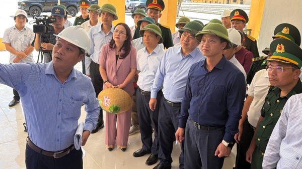 Bí thư Tỉnh ủy Quảng Trị kiểm tra trường nội trú vùng biên: ‘Tiến độ như thế này là rất chậm!’