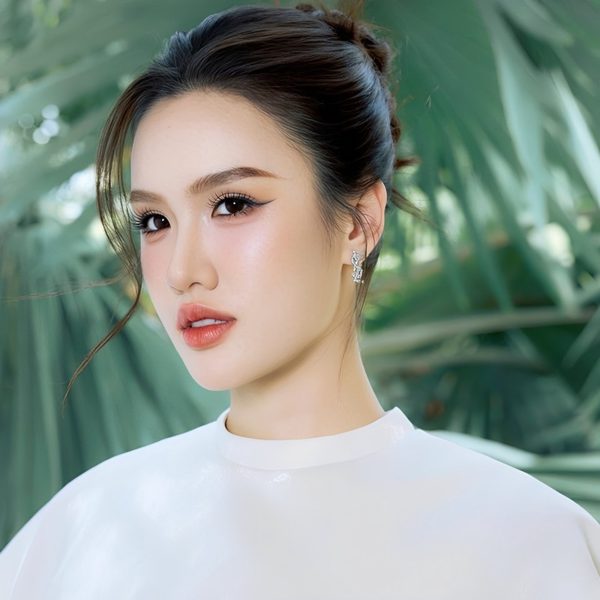 Bị tung tin nhắn nói xấu, Á hậu Trịnh Mỹ Anh phải xin lỗi