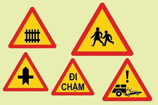 Biển báo giao thông hình tam giác có ý nghĩa gì, vì sao lại có hình này?