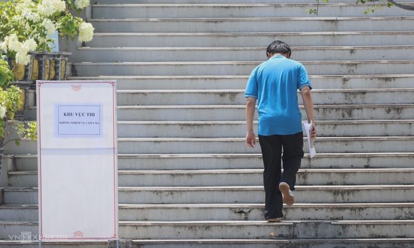 Biến động điểm các tổ hợp xét đại học ở chuyên Tuyên Quang