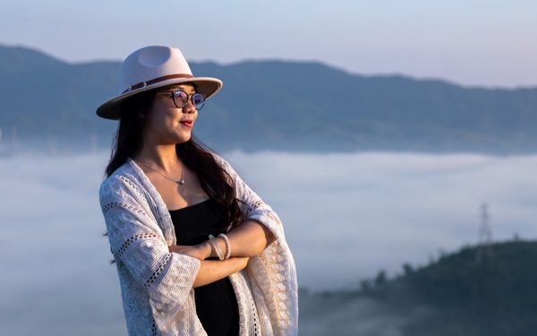 Biển mây giữa cánh đồng điện gió hút giới trẻ săn ảnh