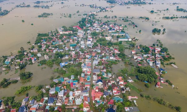 Biển nước bủa vây vùng trũng ngoại thành Hà Nội