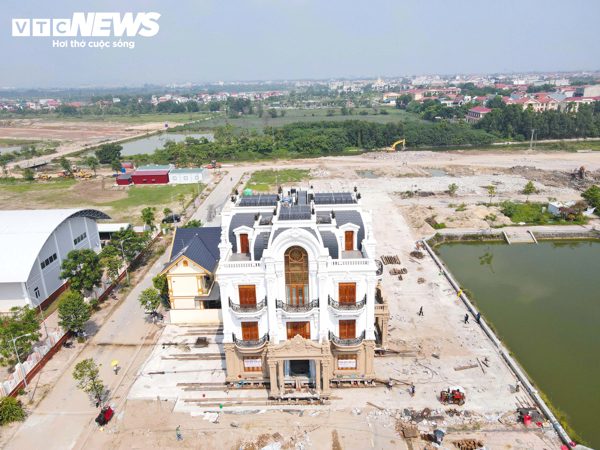 Biệt thự 4 tầng ở Bắc Ninh 'cập bến' sau hành trình di dời 200m