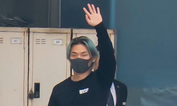 BigBang ra sân bay về Hàn Quốc