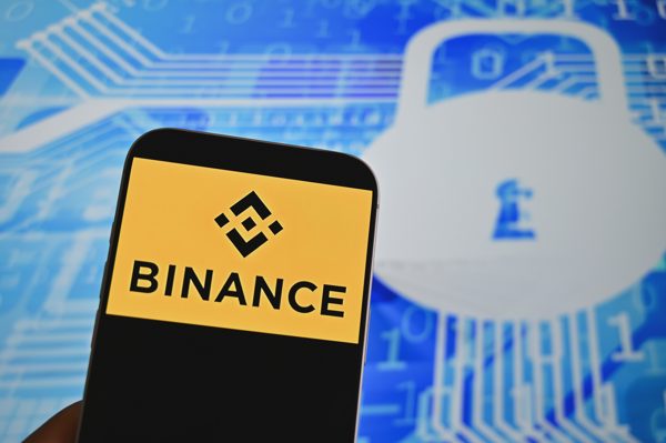 Binance bị hack 6,3 tỷ USD: Tiền người dùng ra sao, cần làm gì ngay?