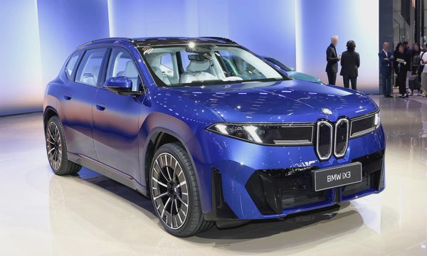 BMW iX3 L 2026 giá từ 40.000 USD