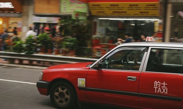 Bỏ bệnh nhân giữa đường vì sợ bẩn xe, tài xế phải bồi thường