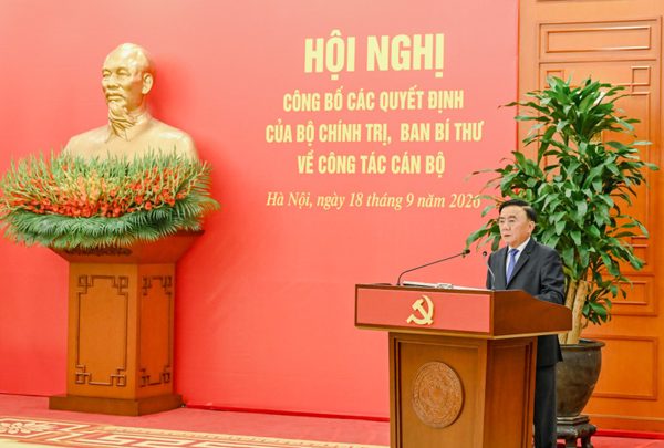 Bộ Chính trị, Ban Bí thư công bố các quyết định về công tác cán bộ