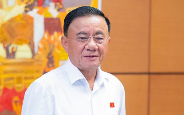 Bộ Chính trị: Từng bước đổi mới cơ chế đánh giá, chính sách tiền lương, đãi ngộ theo vị trí việc làm