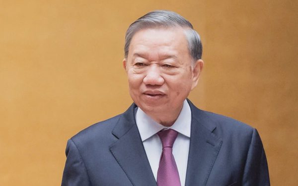 Bộ Chính trị: Ưu tiên áp dụng nguyên tắc có lợi bảo vệ cán bộ có động cơ trong sáng, vì lợi ích chung