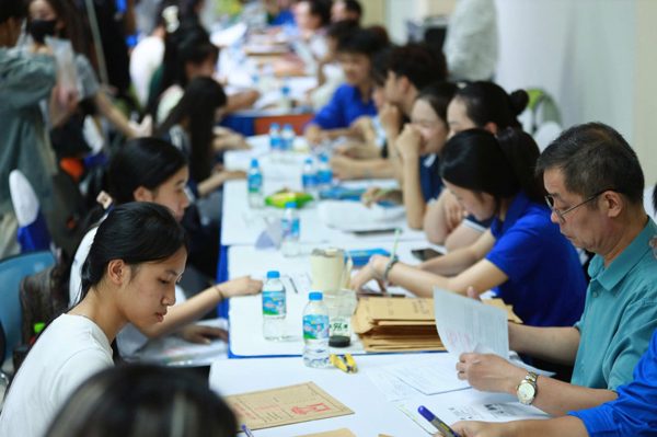 Bỏ cộng điểm chứng chỉ IELTS: Chất lượng đầu ra không chỉ nhìn vào thứ hạng điểm số