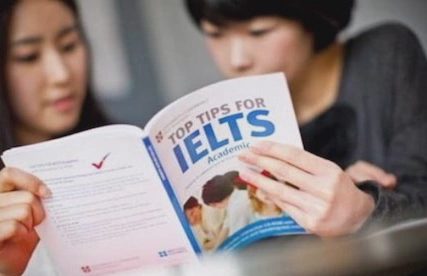 Bỏ cộng điểm IELTS xét tuyển đại học từ 2027: 'trở tay không kịp'