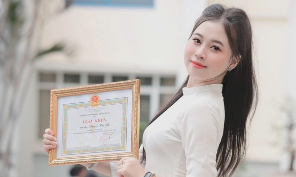 Bỏ công việc ổn định, cô gái Bắc Ninh thành thủ khoa đại học