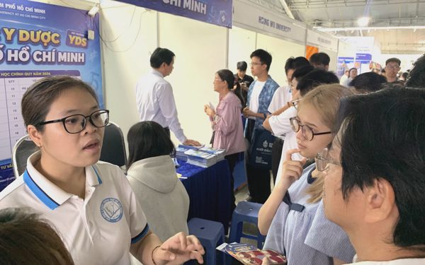Bỏ điểm cộng học sinh giỏi, IELTS: Nếu từ 2027, có thiệt thòi cho học sinh đang lớp 12?