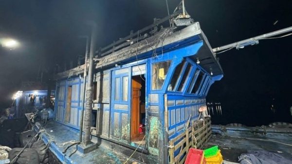 Bộ đội Biên phòng Hưng Yên cứu hộ kịp thời tàu cá bị cháy