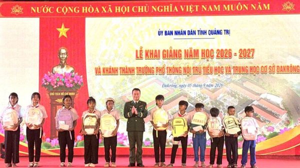 Bộ đội Biên phòng Quảng Trị huy động 3 tỷ đồng tiếp sức học sinh vùng biên giới đến trường