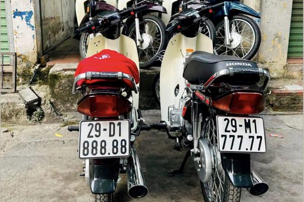 Bộ đôi Honda Dream Thái biển ngũ quý 8, ngũ quý 7 giá hơn 700 triệu tại Hà Nội