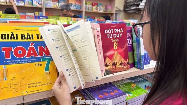Bộ GD&ĐT báo cáo gì với Thủ tướng về SGK trước hạn chót?