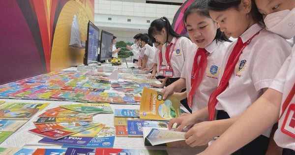 Bộ GD-ĐT: Không viết lại sách giáo khoa từ đầu