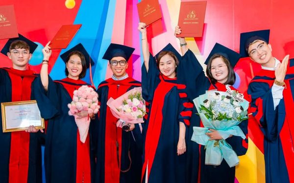 Bộ GD-ĐT nói gì về học thạc sĩ chính quy toàn thời gian khi nhận học bổng?