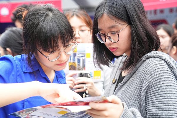 Bộ GD&ĐT quyết xóa chuỗi giá trị ảo