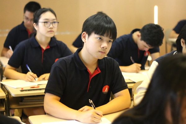 Bộ GD-ĐT: Sửa đổi đồng bộ chương trình giáo dục, SGK đáp ứng yêu cầu mới