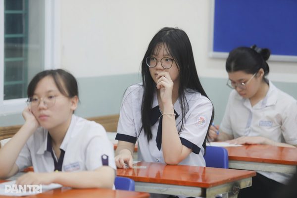 Bộ GD&ĐT yêu cầu chấm dứt tình trạng nâng điểm, làm đẹp học bạ