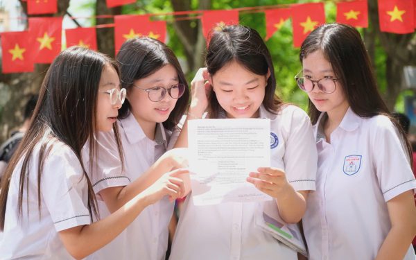 Bộ Giáo dục định hướng tuyển sinh lớp 10: Chỉ thi ở nơi trường công chưa đáp ứng đủ nhu cầu