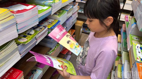 Bộ Giáo dục và Đào tạo nêu nguyên nhân thiếu sách giáo khoa, khẳng định không để lặp lại trong những năm học sau