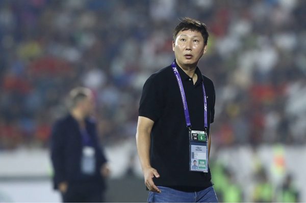 Bố HLV Kim Sang-sik qua đời tại Hàn Quốc