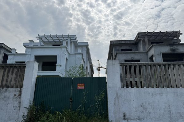 Bỏ khái niệm ‘chung cư có thời hạn’; phía sau biệt thự Hà Nội hơn 100 triệu/m2