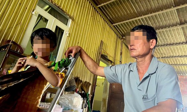 Bố mẹ của Hồ Văn Tình, phạm nhân đang trốn Trại giam A2: Mong con sớm đầu thú để không 'chết bờ, chết bụi'