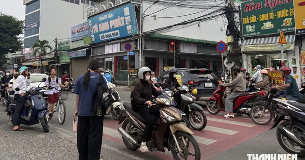 Bỡ ngỡ lần đầu là tân sinh viên: 'Ngợp' từ giảng đường ra đến ngã tư