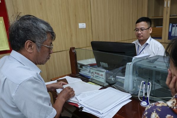Bộ Nội vụ nói về cách tính tiền lương khi làm việc vào ngày nghỉ bù