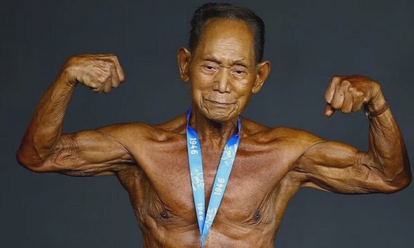 Bỏ qua đạm đắt tiền, lực sĩ 90 tuổi nuôi cơ bắp bằng món ăn rẻ tiền của người Nhật