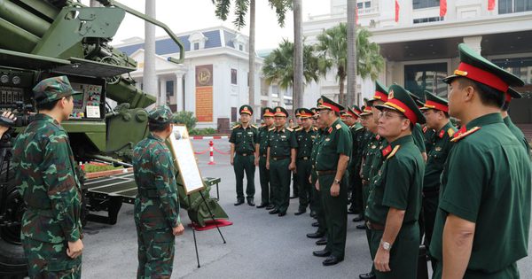 Bộ Quốc phòng kiểm tra pháo tự hành PTH-152 và PTH-130 do Việt Nam chế tạo