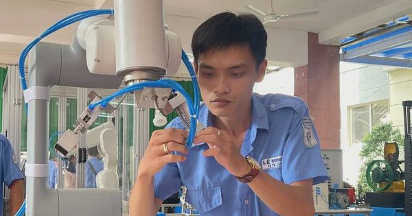 Bỏ quy định giữ nguyên lương, phụ cấp đối với giảng viên đi học nước ngoài