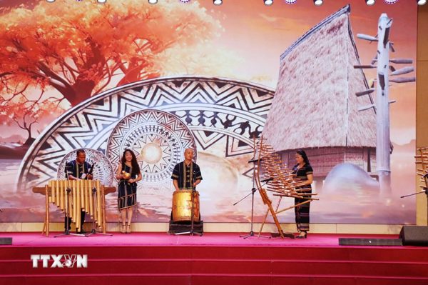 Bổ sung nhiều nhiệm vụ vào Chương trình hành động của Chính phủ thực hiện Nghị quyết 80