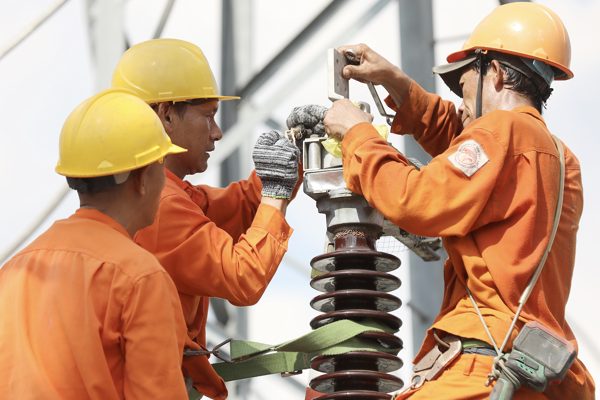 Bộ Tài chính ý kiến gì về đề xuất tách truyền tải, bán lẻ điện khỏi EVN?