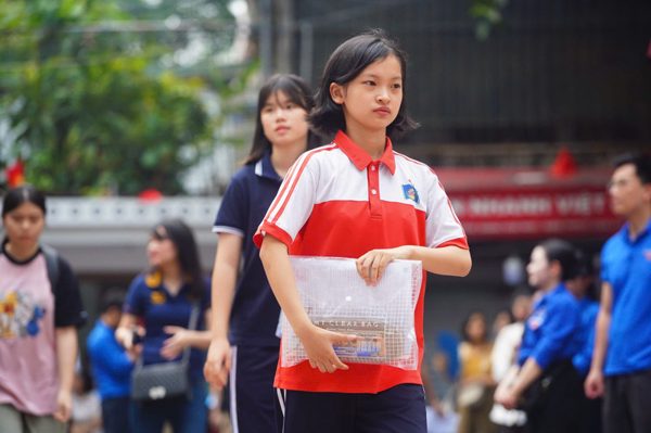 Bỏ thi tuyển sinh lớp 10: Đừng để áp lực đổi tên