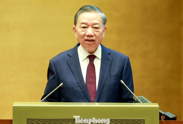Bố trí lại cán bộ phải đúng quy định, không chờ hết nhiệm kỳ, không gây xáo trộn tùy tiện