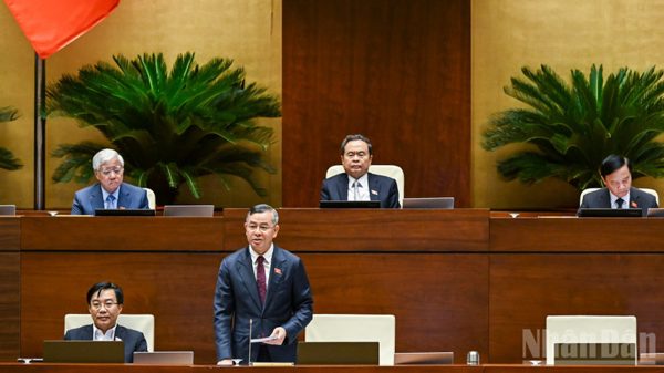 Bộ trưởng Bộ Tài chính giải trình về tăng trưởng, ngân sách và đầu tư công
